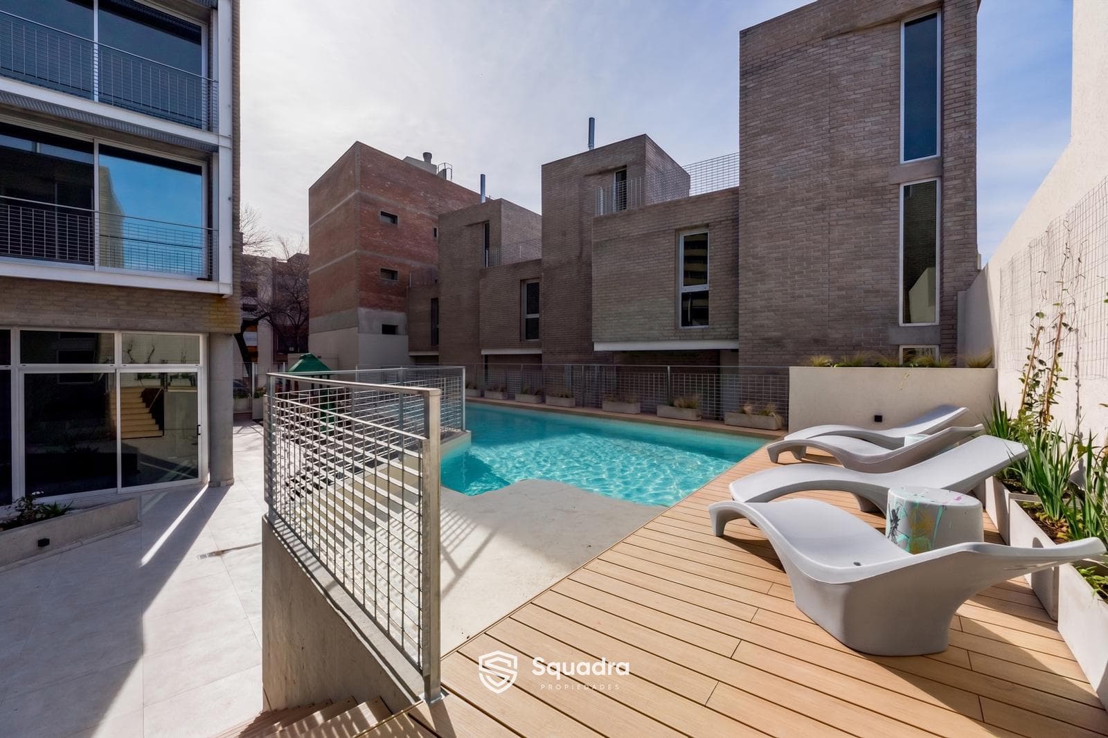 FOR SALE - 2-bedroom triplex house with a versatile room and storage room - Abasto neighborhood, Rosario.