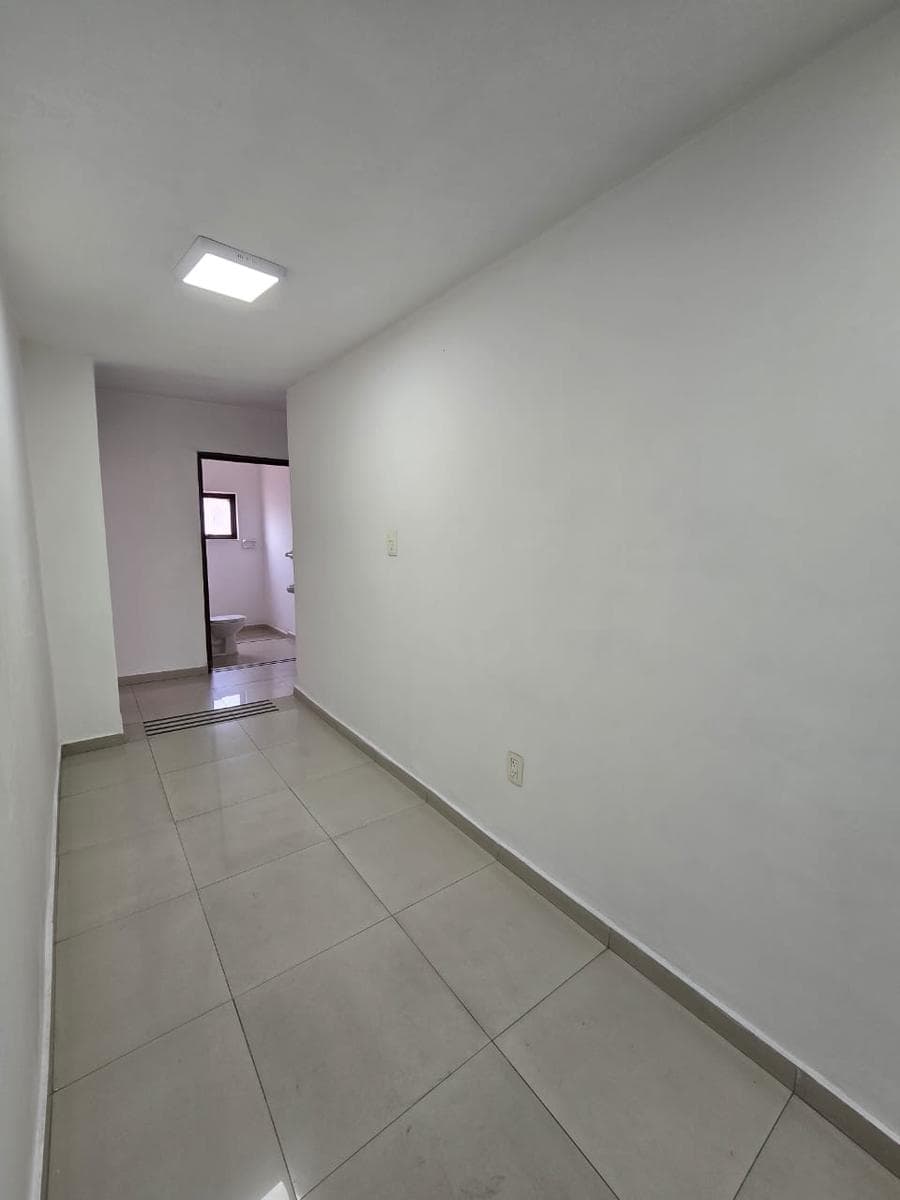 Remodeled office in Miramontes, 100 m²