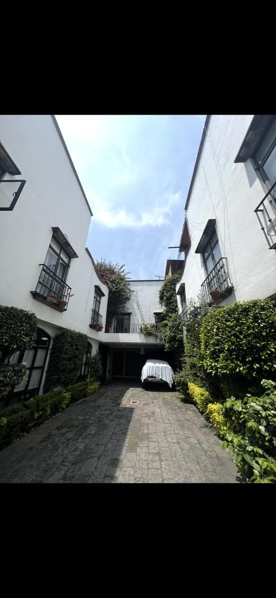 HOUSE IN A CONDOMINIUM FOR RENT IN THE HEART OF COYOACÁN!!!