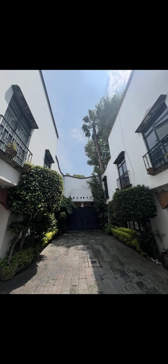 HOUSE IN A CONDOMINIUM FOR RENT IN THE HEART OF COYOACÁN!!!