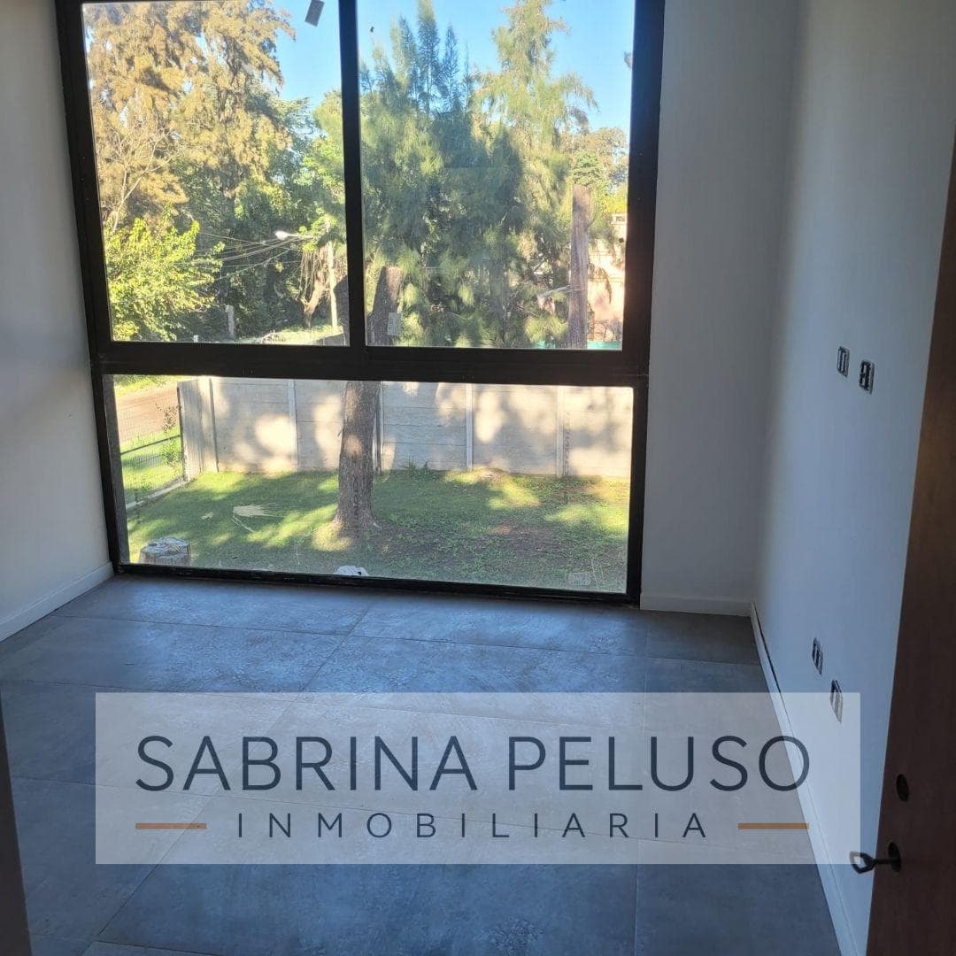 Minimalist 4-Bedroom House for Sale in the Altos del Monte Gated Community
