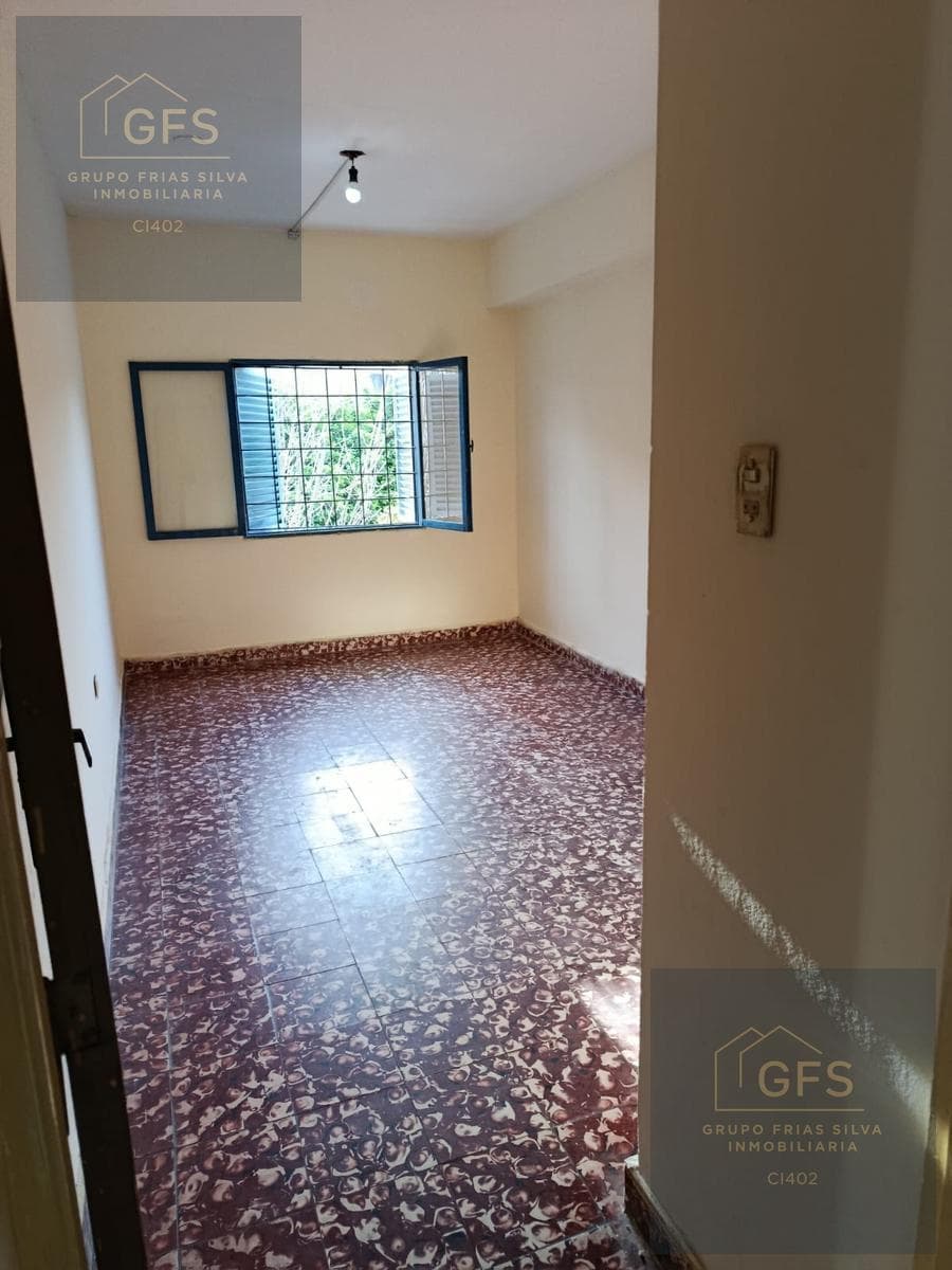 3-Bedroom Apartment for Rent: Spacious, Excellent Location for Students