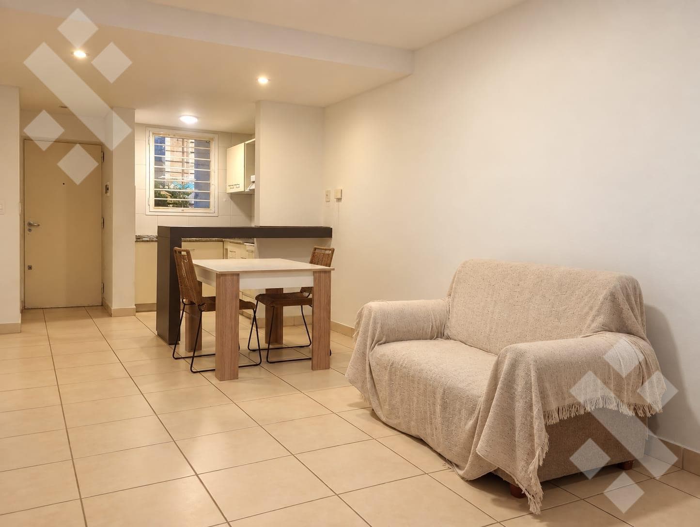 Corporate Rental: 2-Bedroom Duplex in Casco Viejo, Centenario