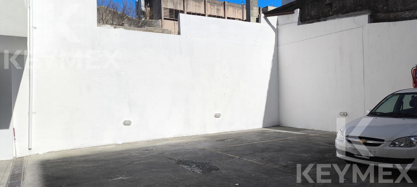 Ground-Floor Open-Air Parking Space for Rent, La Plata