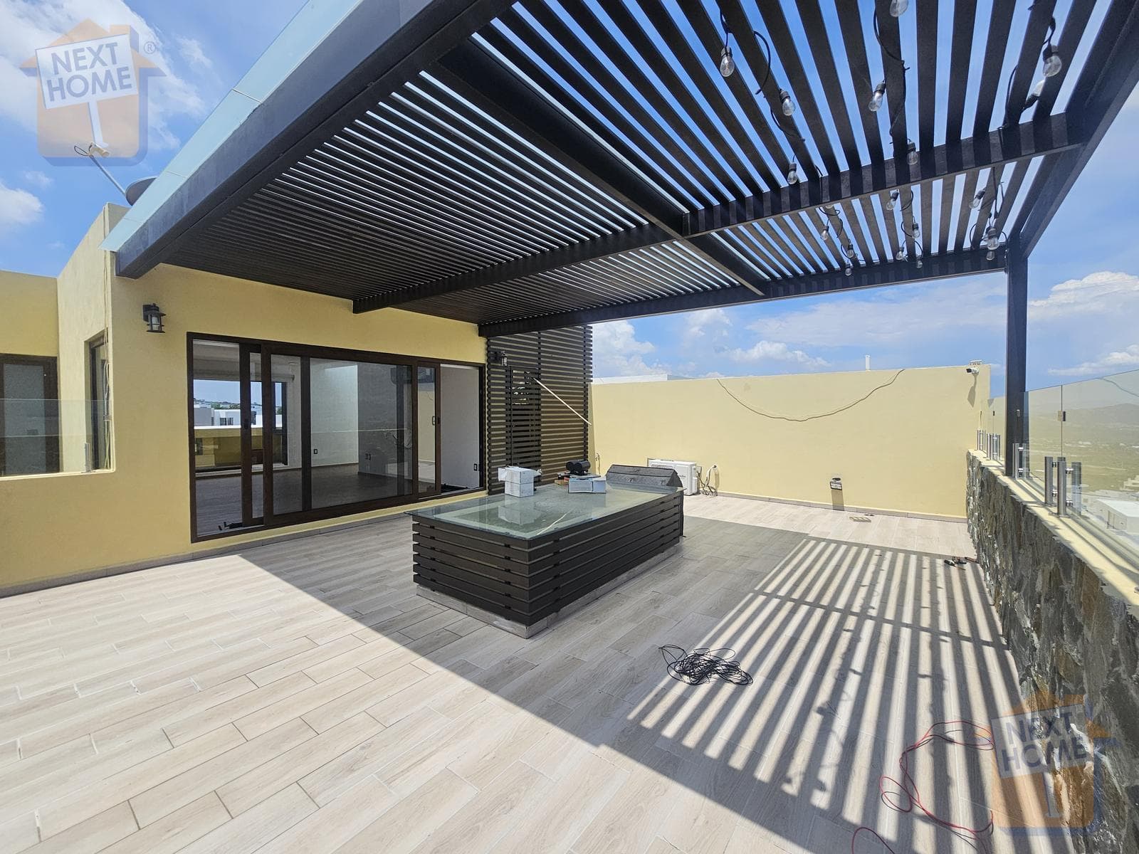 HOUSE FOR SALE IN A GATED COMMUNITY IN ZIBATÁ WITH SECURITY
