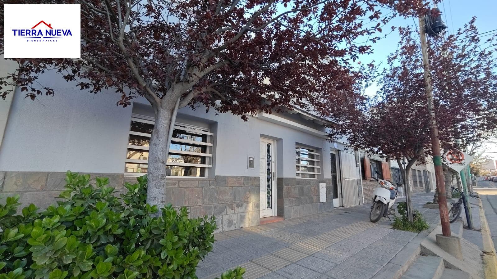 HOUSE WITH COMMERCIAL SPACE FOR SALE - DOWNTOWN NEUQUÉN
