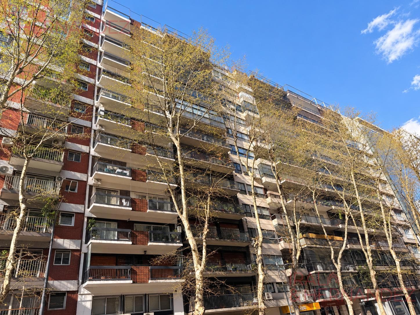 Apartment for Rent in Recoleta with a Long Balcony