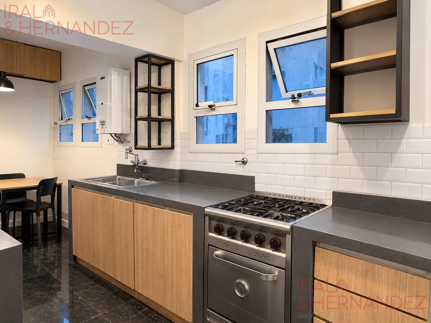 Apartment for Rent in Recoleta with a Long Balcony