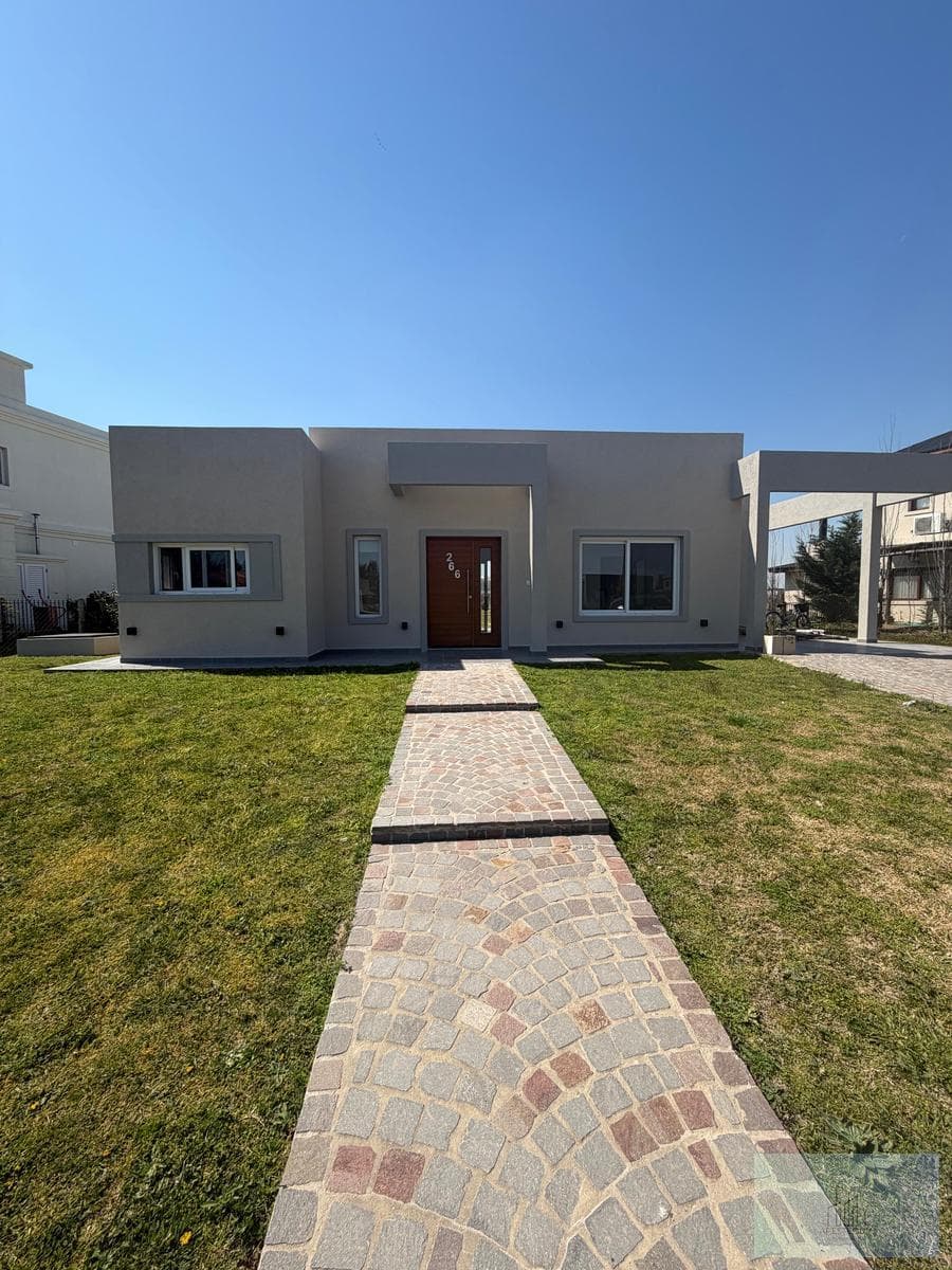House in the SANTA INES - CANNING Neighborhood - BRAND-NEW -
