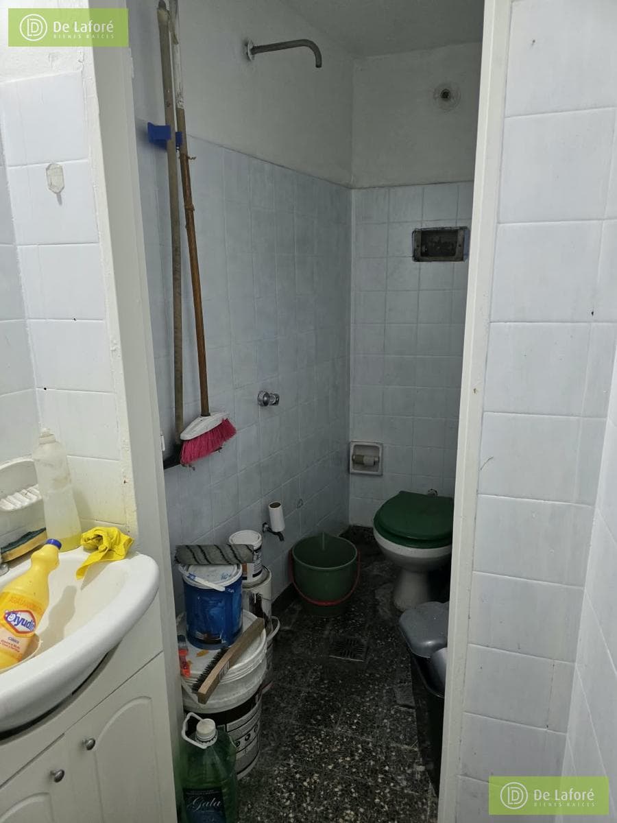 FOR SALE - Commercial space with bathroom, 27 m², east-facing, in the heart of San Isidro's commercial district