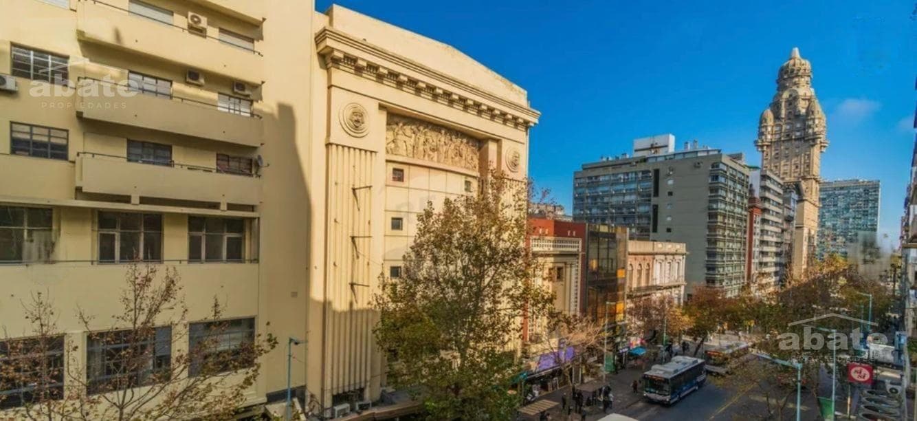 Impeccable 1-bedroom apartment for sale