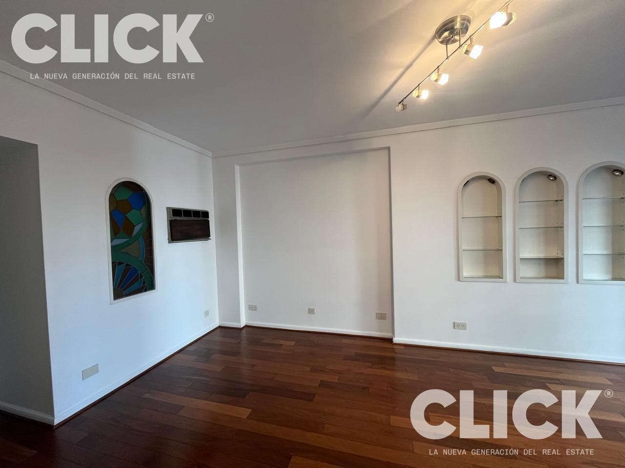 FOR RENT: 3-room apartment with garage on Corrientes Avenue
