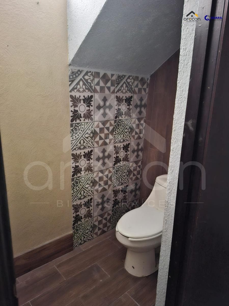 House for SALE in Section 3, Petrolera