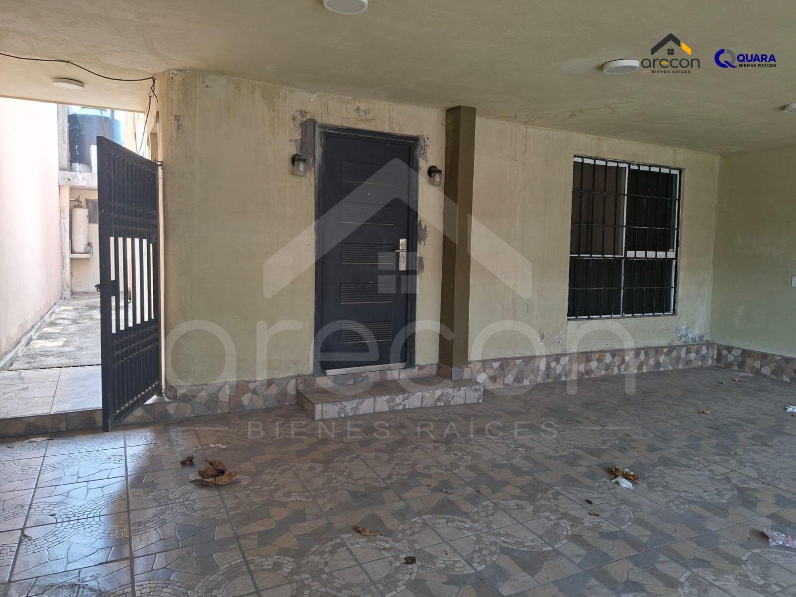 House for SALE in Section 3, Petrolera