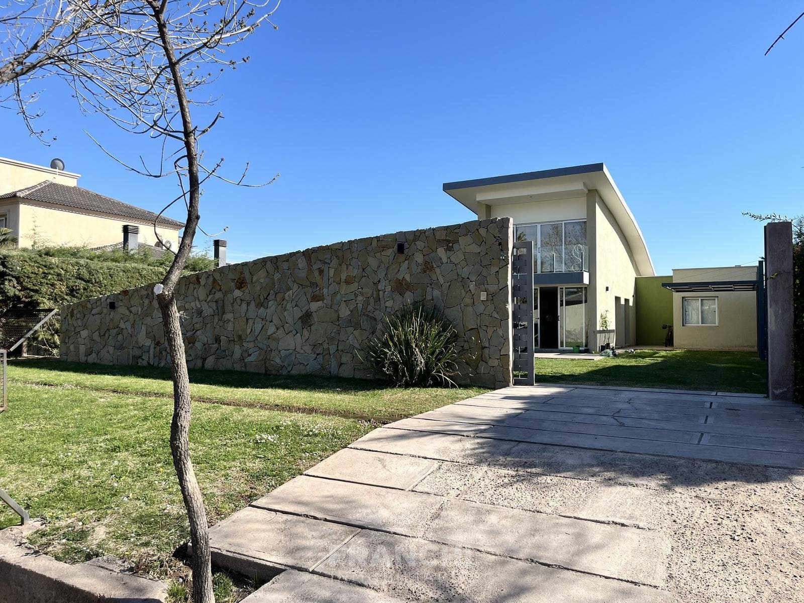 House for Sale in the Las Candelas II Neighborhood