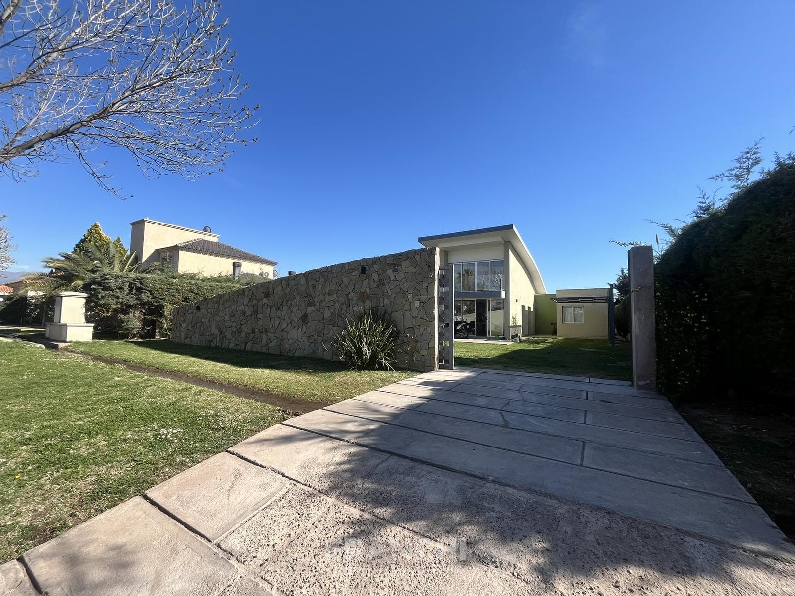 House for Sale in the Las Candelas II Neighborhood