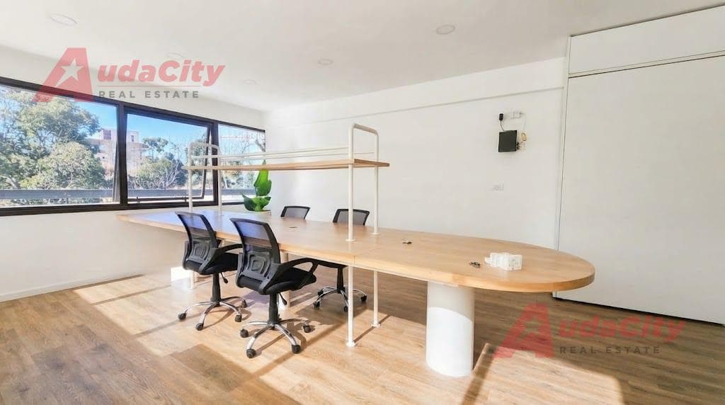 35-meter Office Space for Rent with Parking Space in the Parque Leloir Neighborhood, Ituzaingó