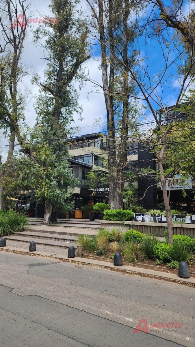 35-meter Office Space for Rent with Parking Space in the Parque Leloir Neighborhood, Ituzaingó