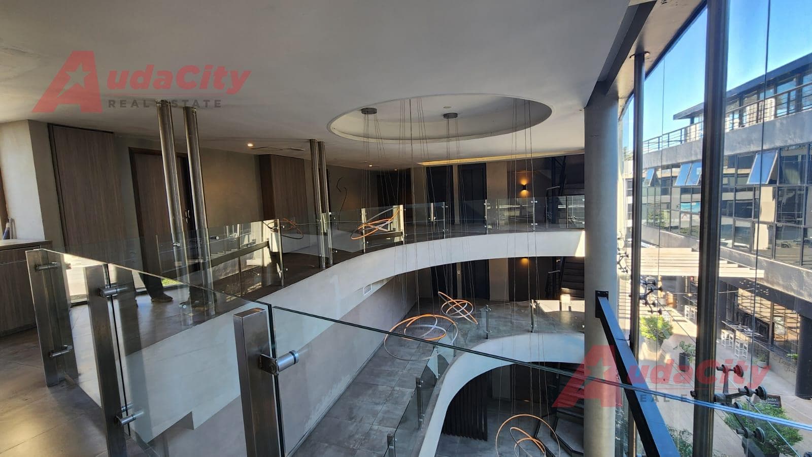 35-meter Office Space for Rent with Parking Space in the Parque Leloir Neighborhood, Ituzaingó