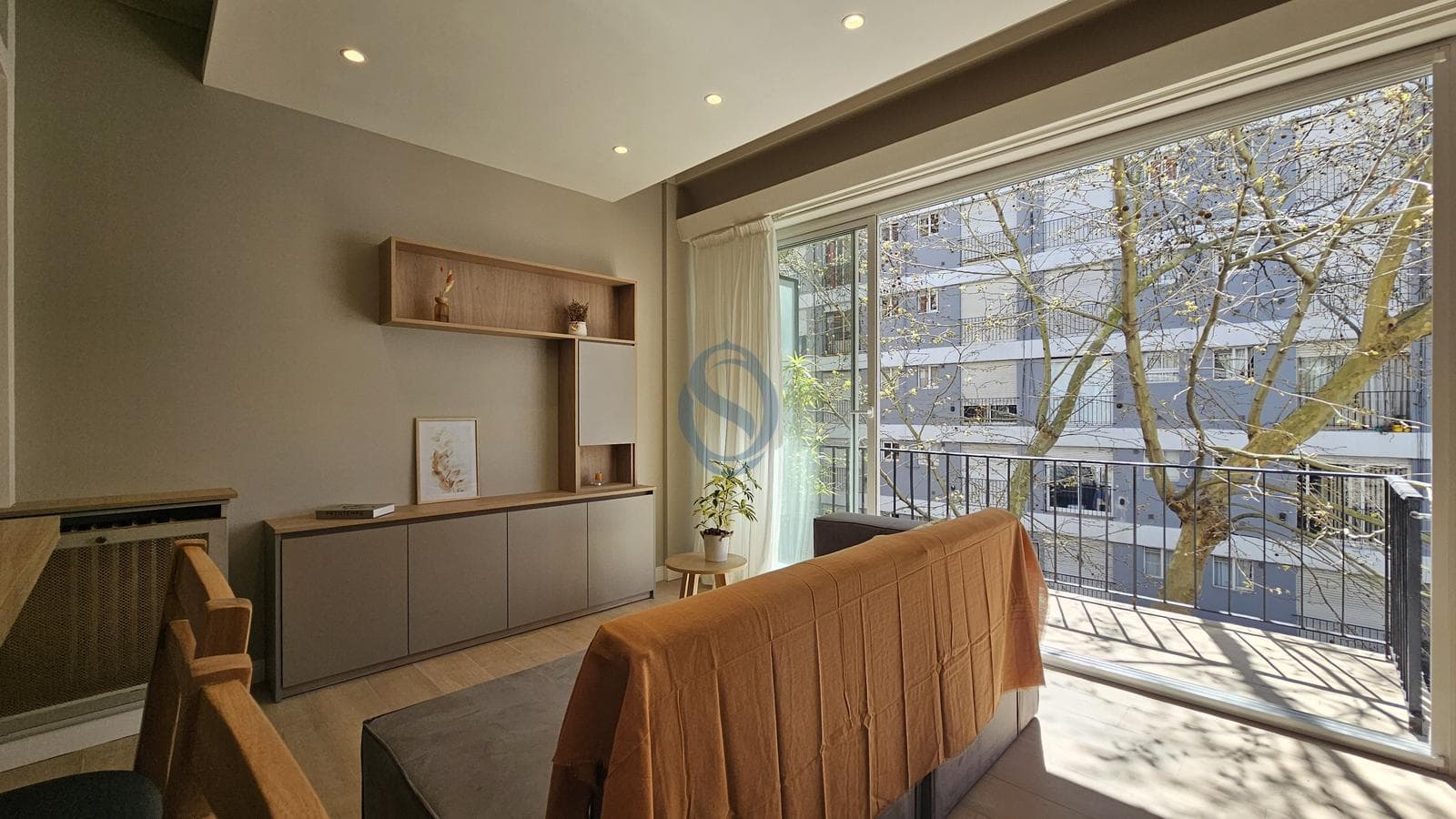 For Sale - Renovated four-room apartment with a balcony facing the street - Plaza Colón