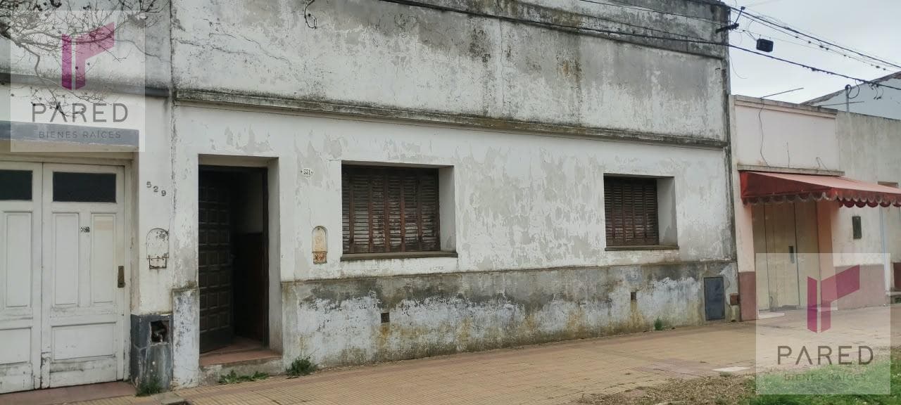 Casa a Refaccionar en Las Flores