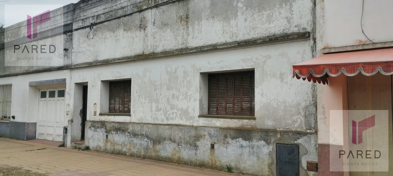 Casa a Refaccionar en Las Flores