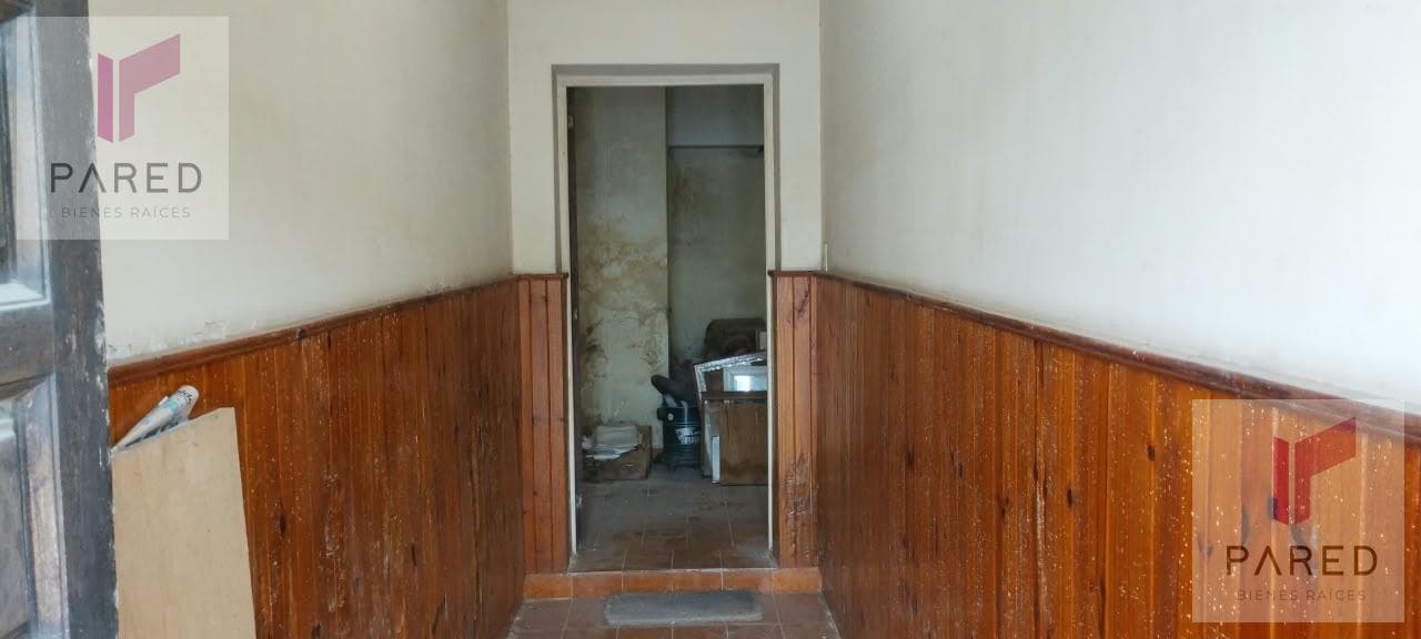 House in Need of Renovation in Las Flores