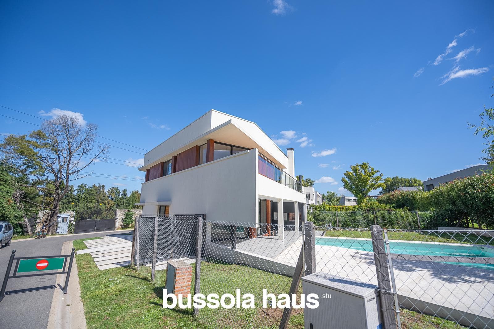 Casa en venta 6 ambientes barrio cerrado en la Horqueta