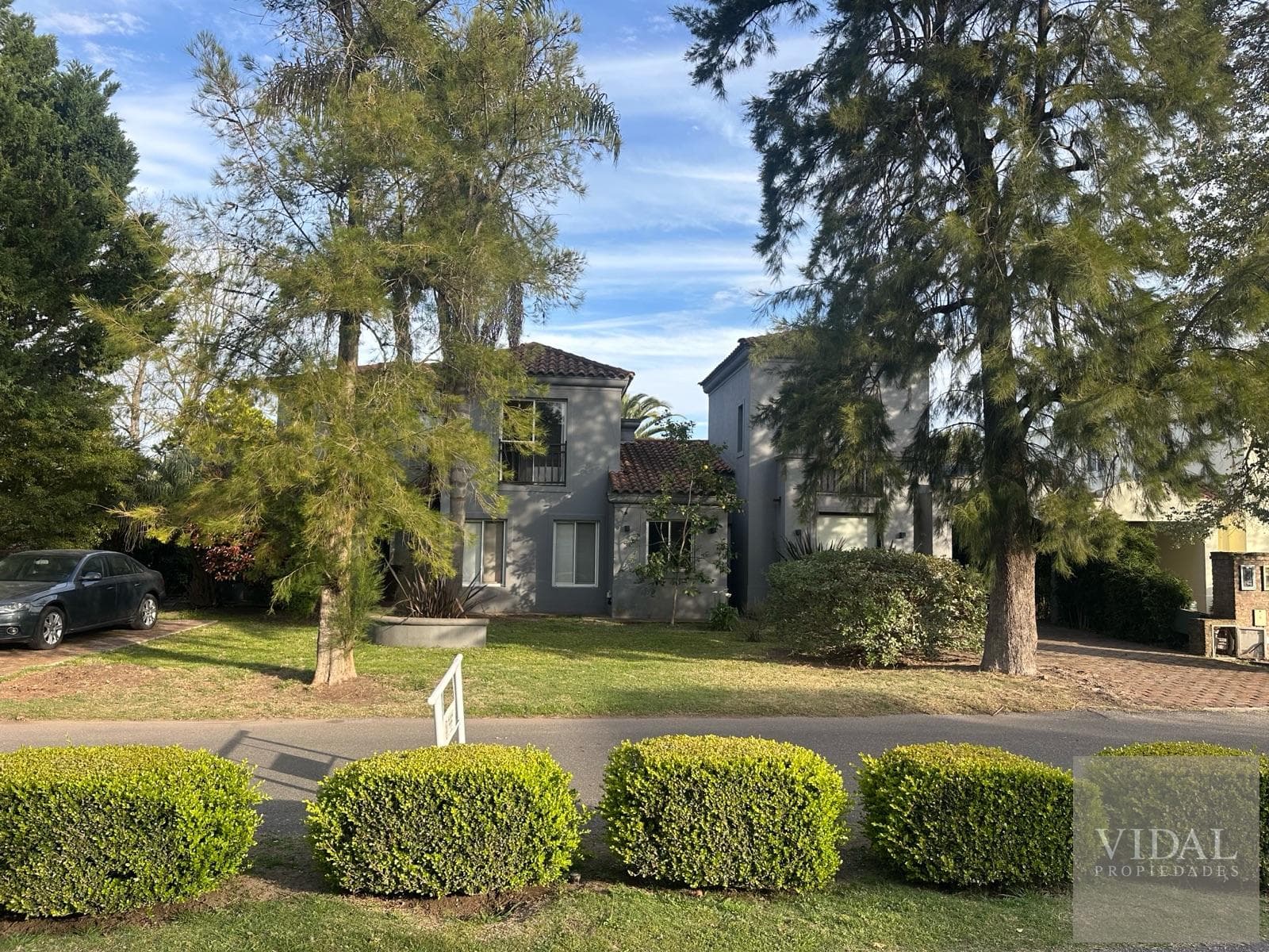 House for sale or short-term rental in the El Molino Pilar gated community