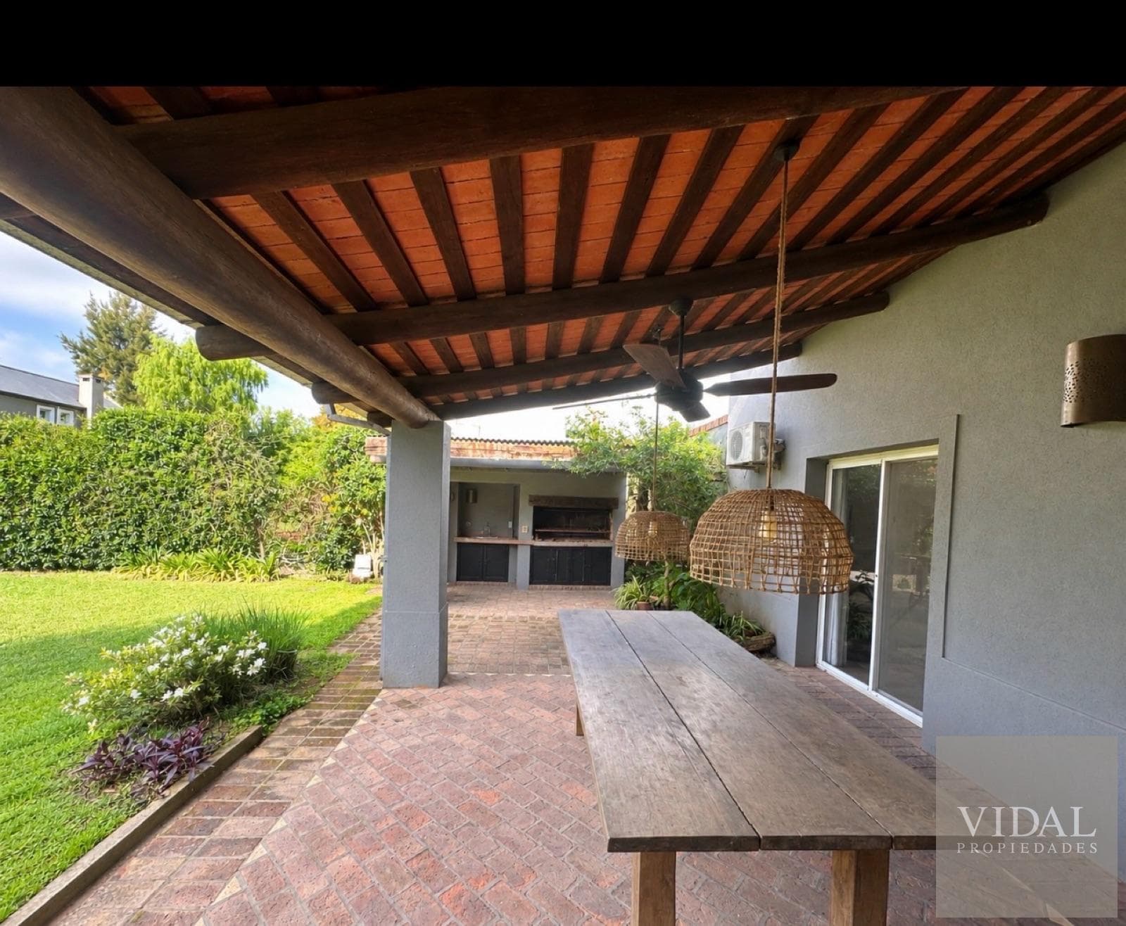 House for sale or short-term rental in the El Molino Pilar gated community