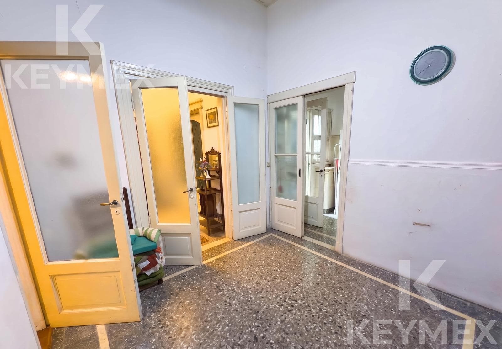 4-Bedroom House for Sale with Garage and Terrace - Corner of Calle 8 and 56, La Plata
