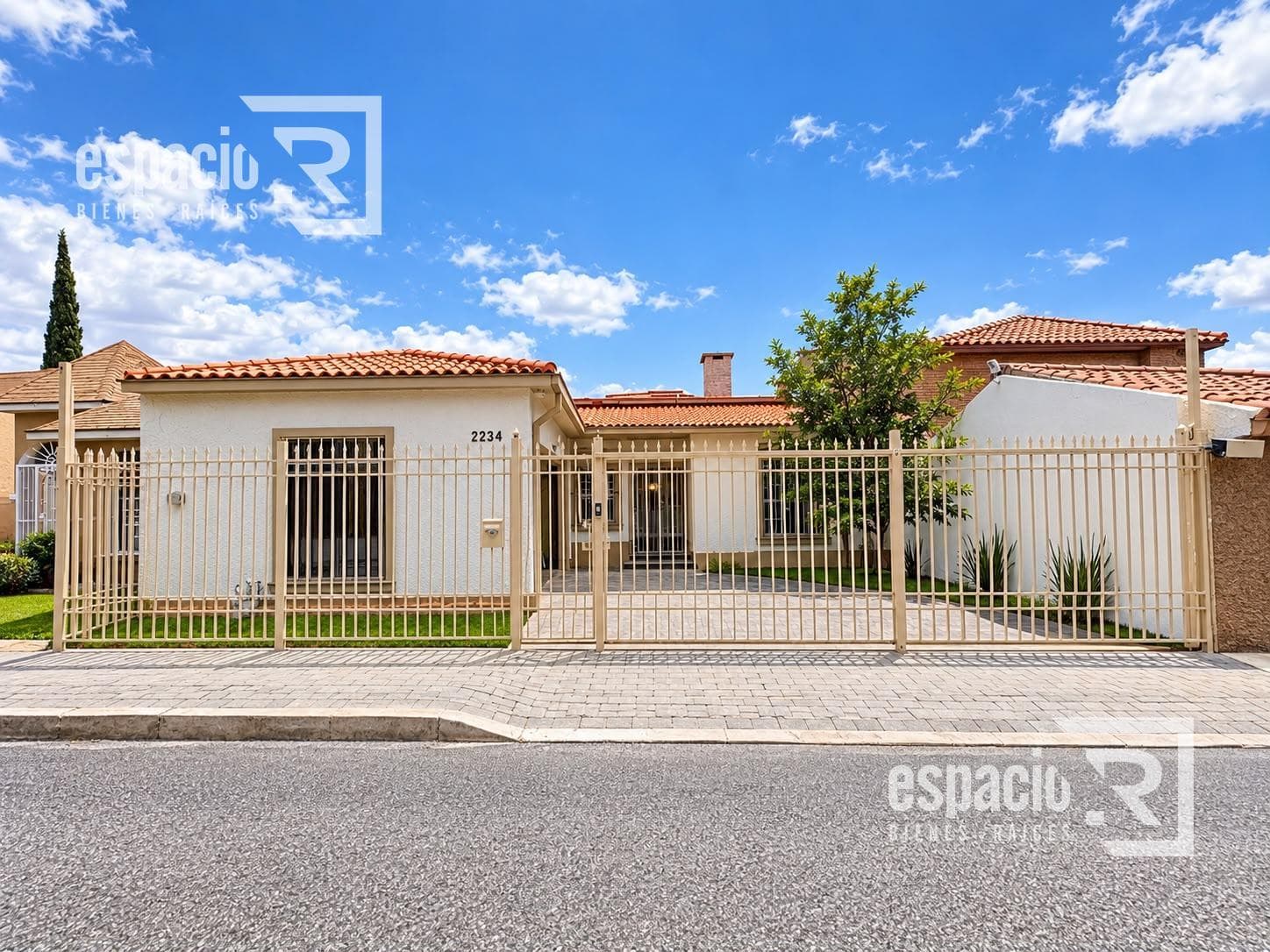 HOUSE FOR SALE IN THE VIRREYES SUBDIVISION