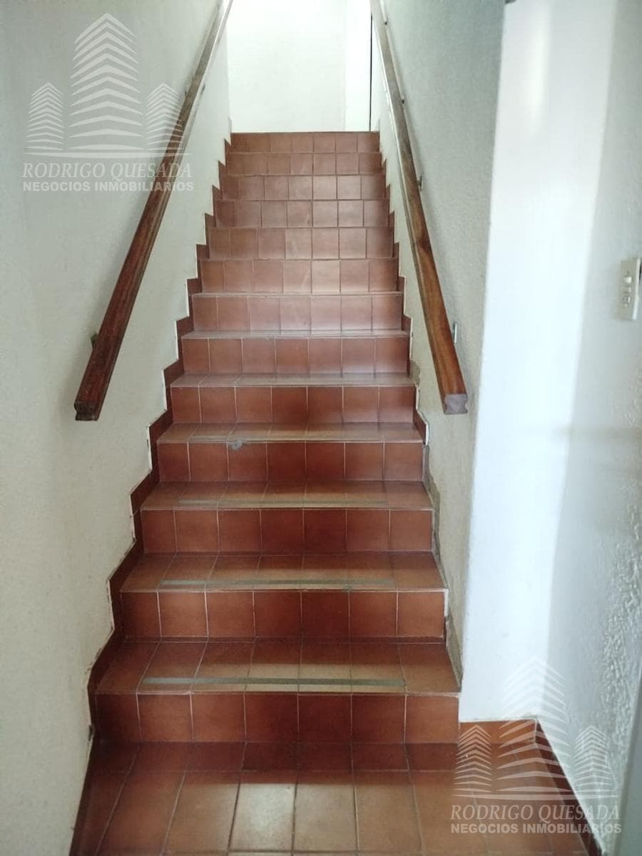 Excellent studio apartment with a garage just steps from the ocean!!