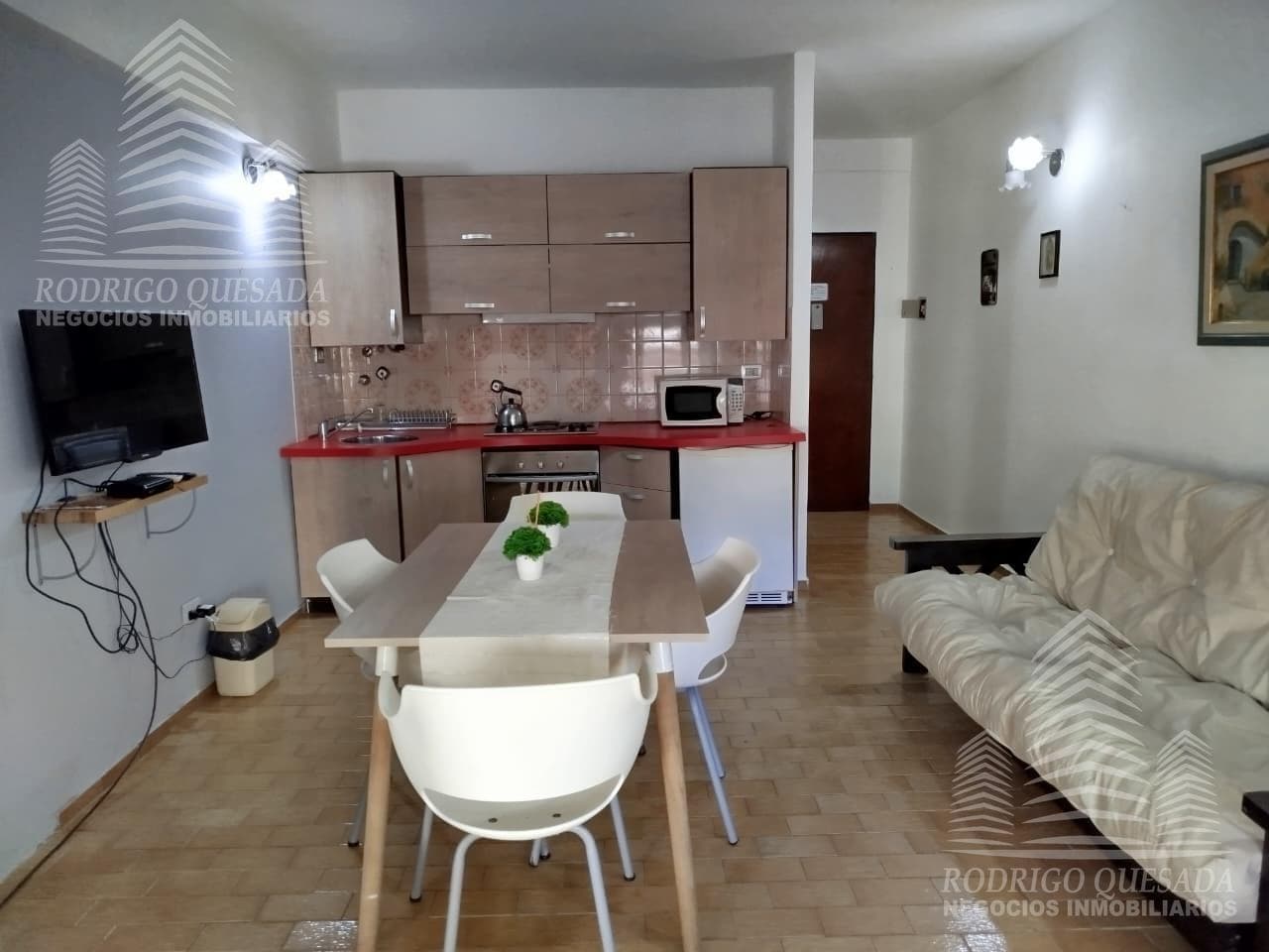 Excellent studio apartment with a garage just steps from the ocean!!