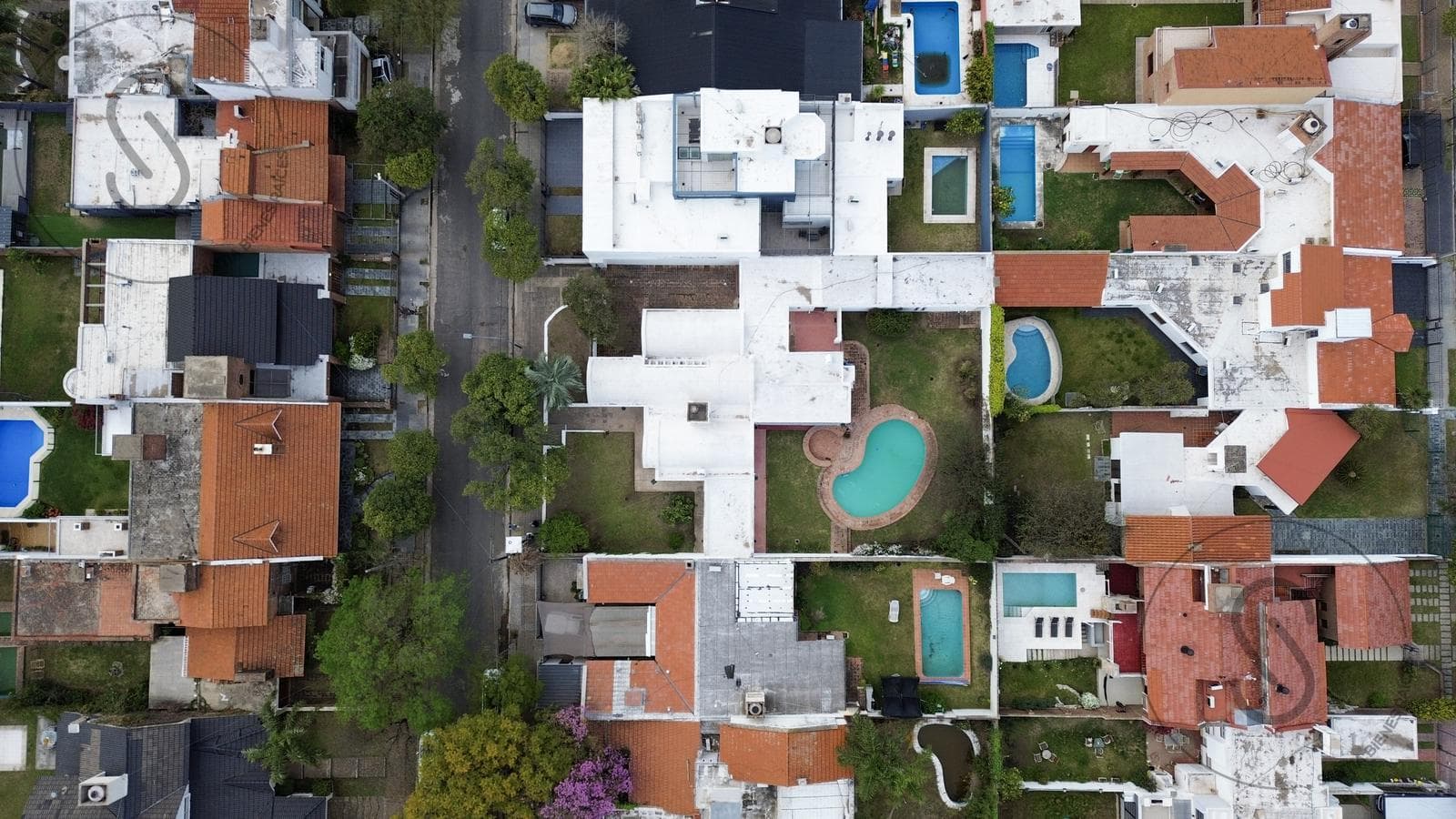 HOUSE FOR SALE: 4 BEDROOMS, SWIMMING POOL, URCA