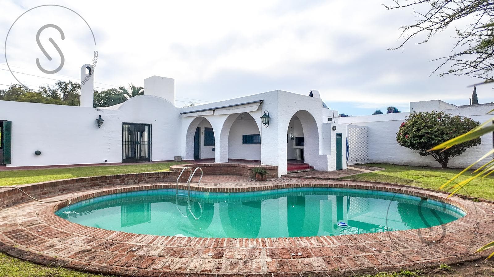 HOUSE FOR SALE: 4 BEDROOMS, SWIMMING POOL, URCA