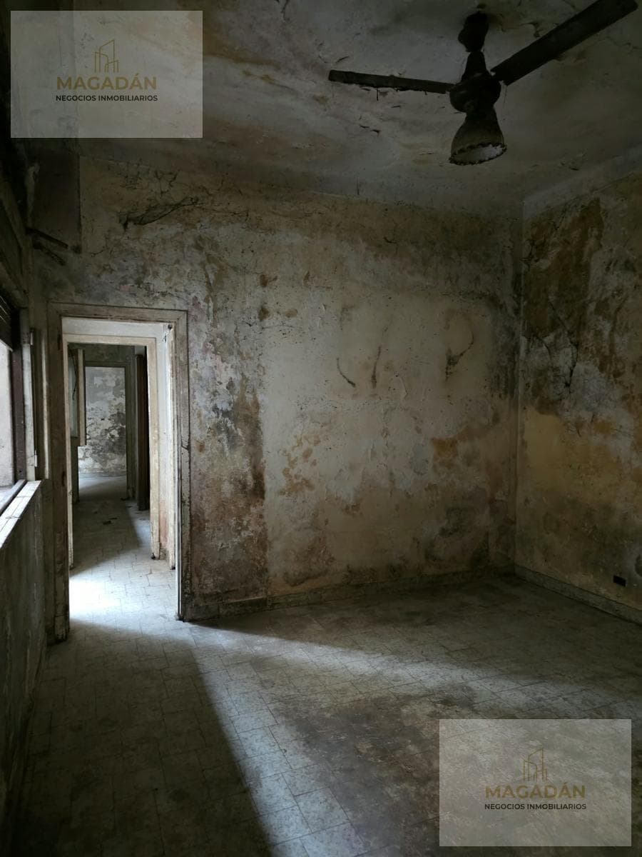 Condominium for sale in Ramos Mejia, in need of renovation