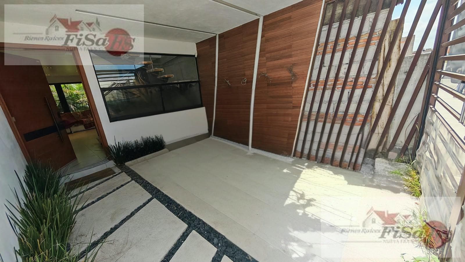 HOUSE FOR SALE IN LOMAS DE BANTHI