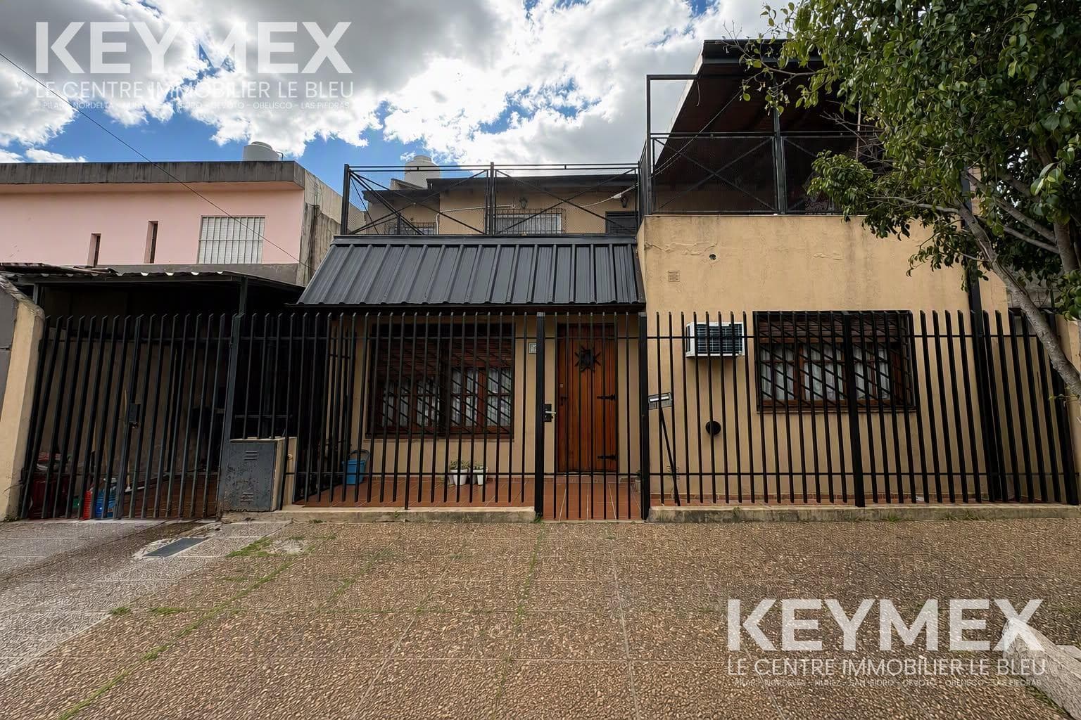 4-room house for sale with barbecue area and terrace in El Palomar, Morón