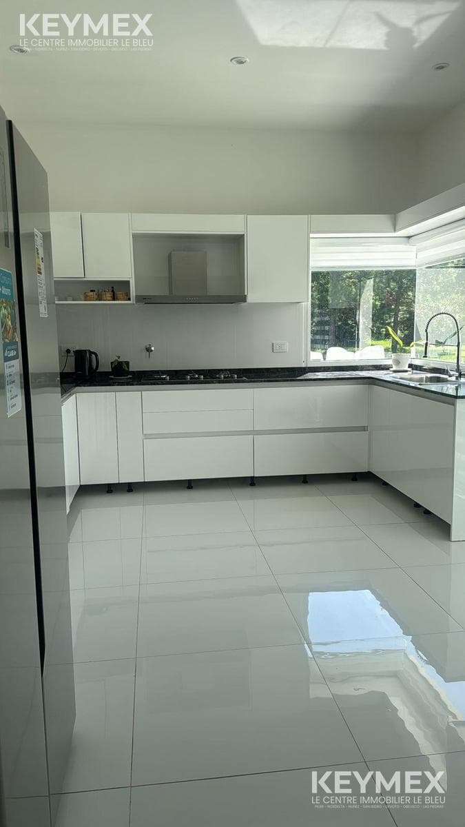 Spectacular home for sale with excellent build quality on a lot overlooking the lagoon