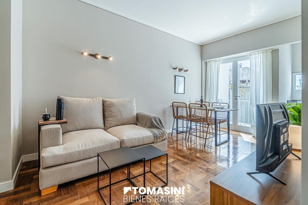BRIGHT 2-ROOM APARTMENT FACING THE BACK STREET