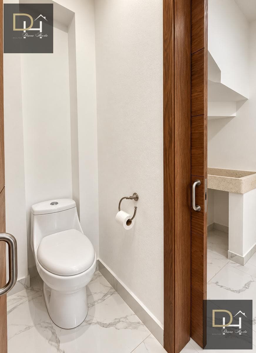 HOUSE FOR SALE IN THE ARBOLADA RESIDENTIAL COMPLEX, CANCÚN | 3 BEDROOMS + ROOF GARDEN + ACCESS TO GREEN SPACE