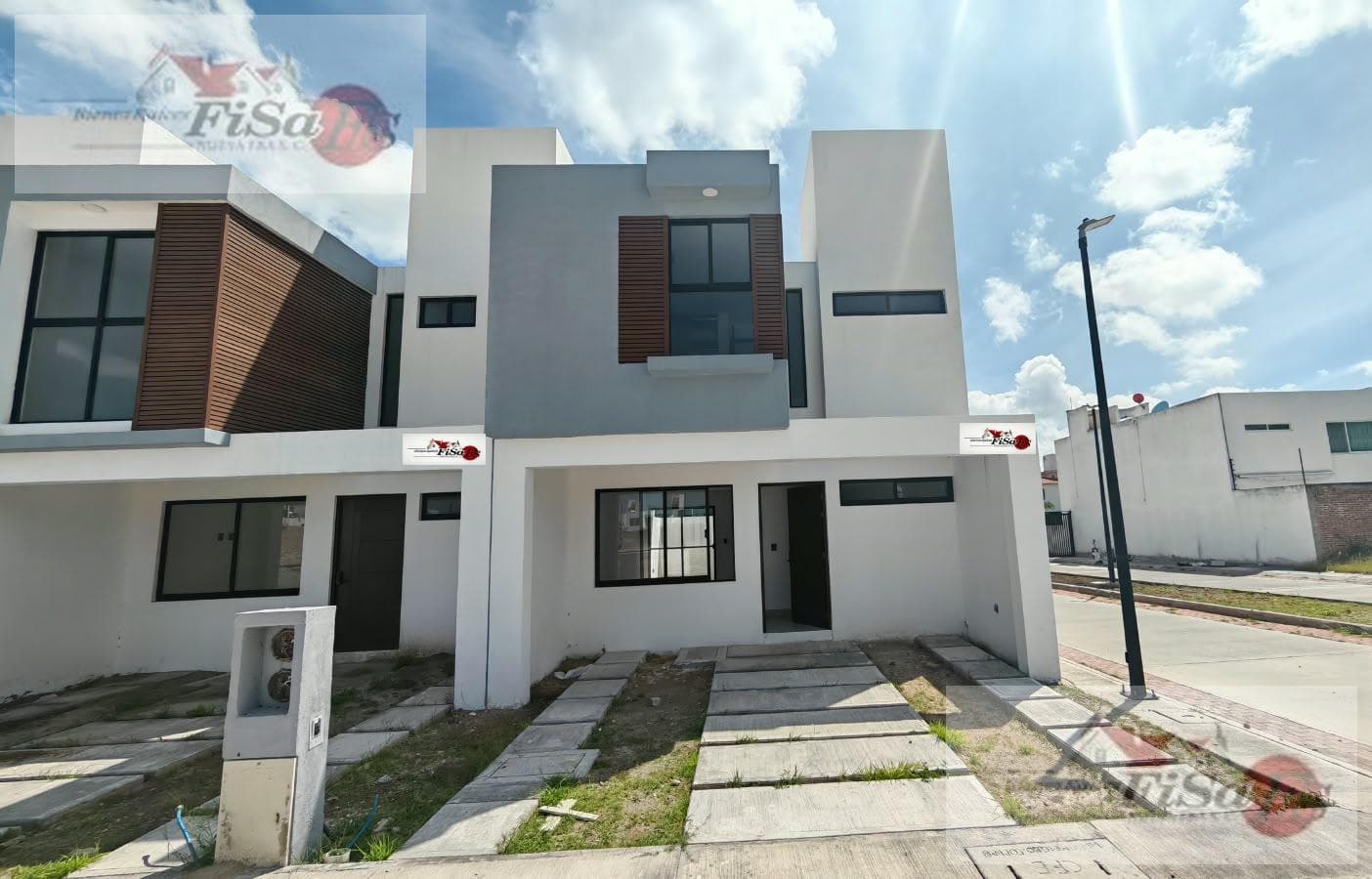 HOUSE FOR SALE IN BOSQUES DE SAN JUAN