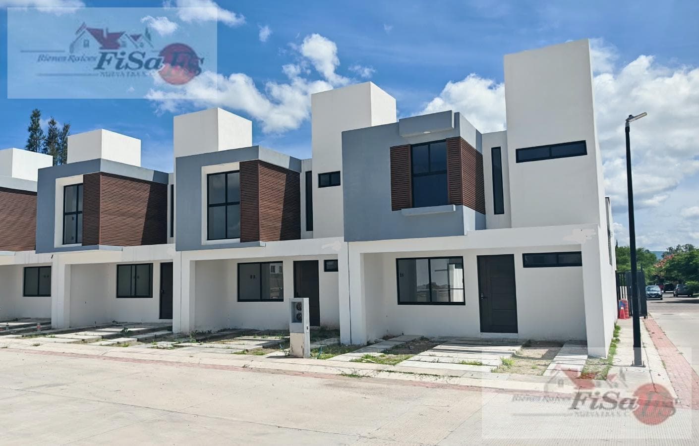 HOUSE FOR SALE IN BOSQUES DE SAN JUAN