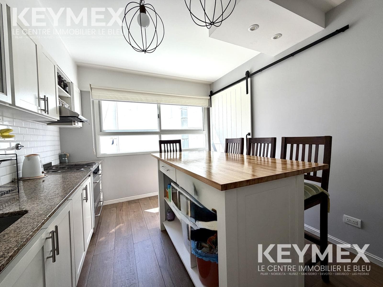 3-room apartment on a half-floor with a parking space and storage room
