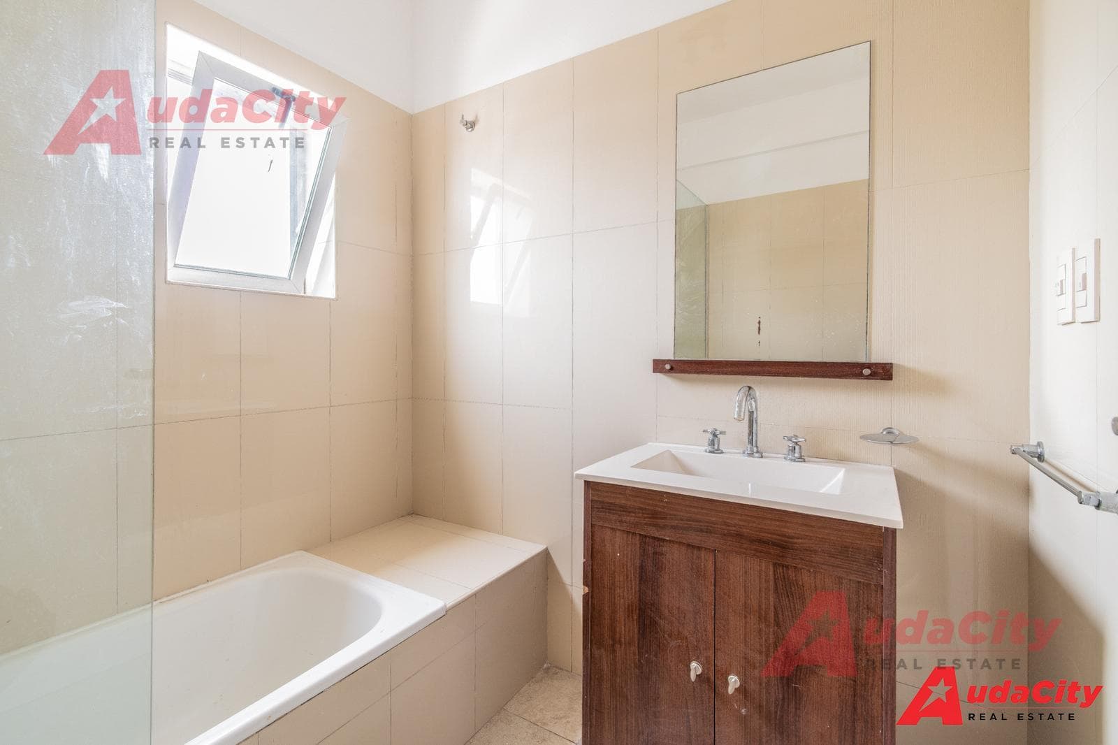 3-Room Apartment for Sale in Castelar with Pool and Grill