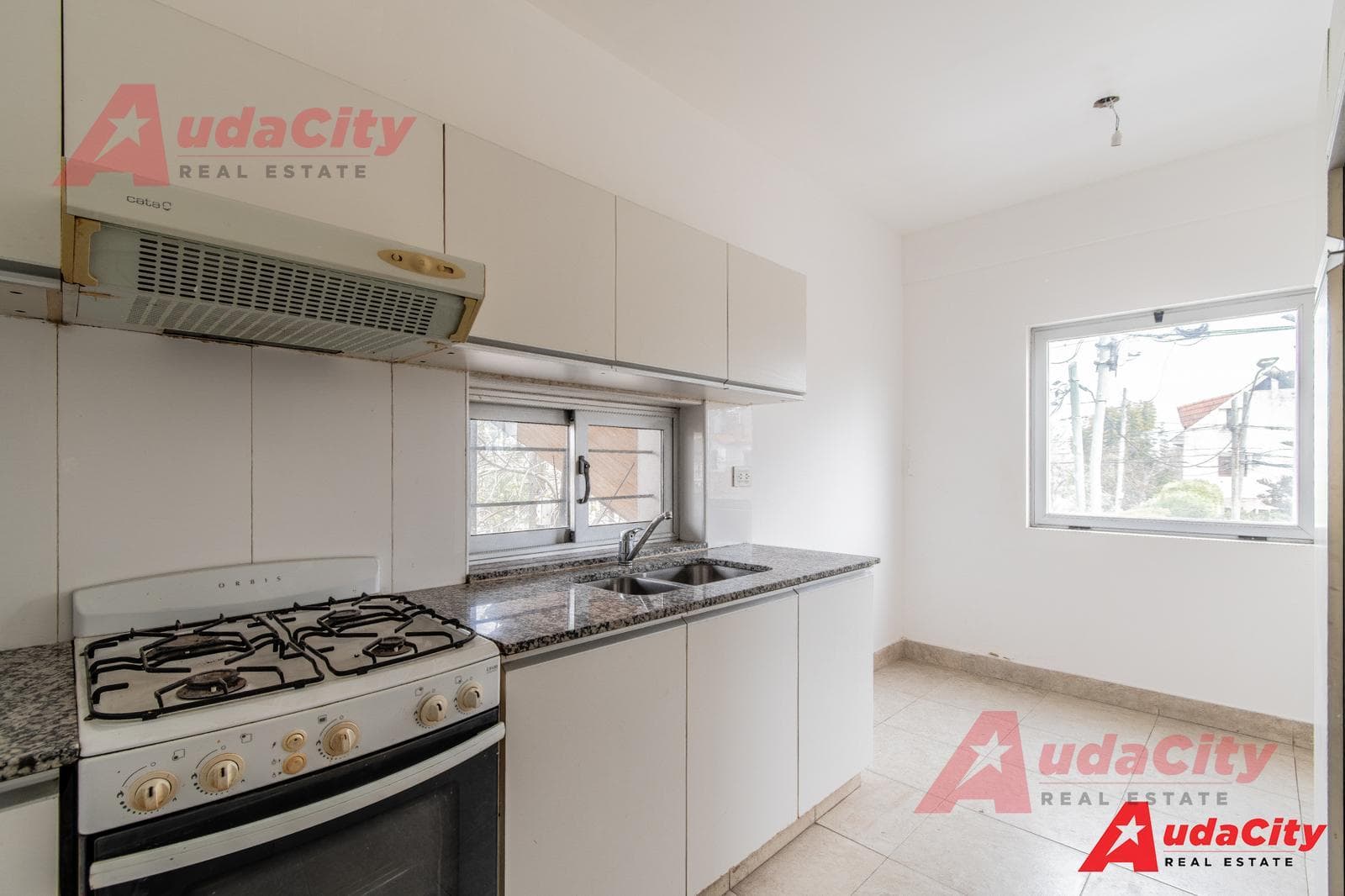 3-Room Apartment for Sale in Castelar with Pool and Grill