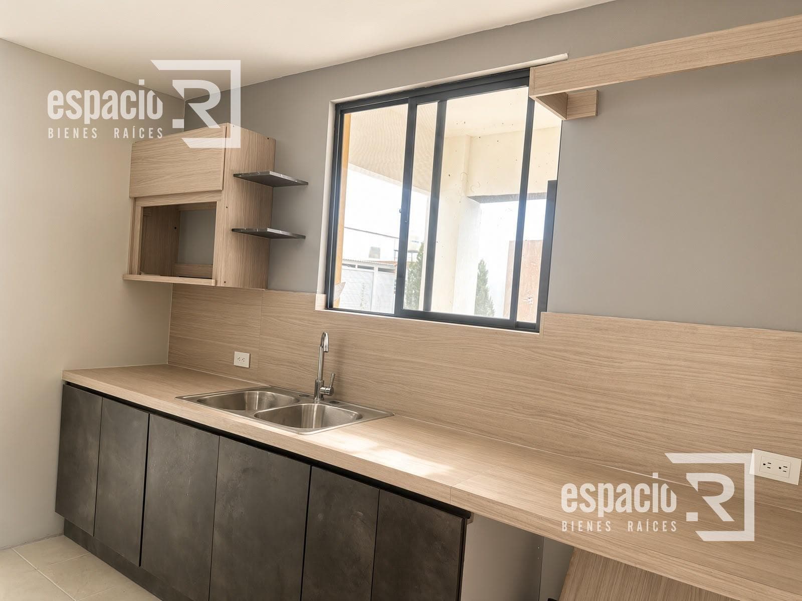 NEW HOUSE IN VETA NUEVA, GRANJAS
