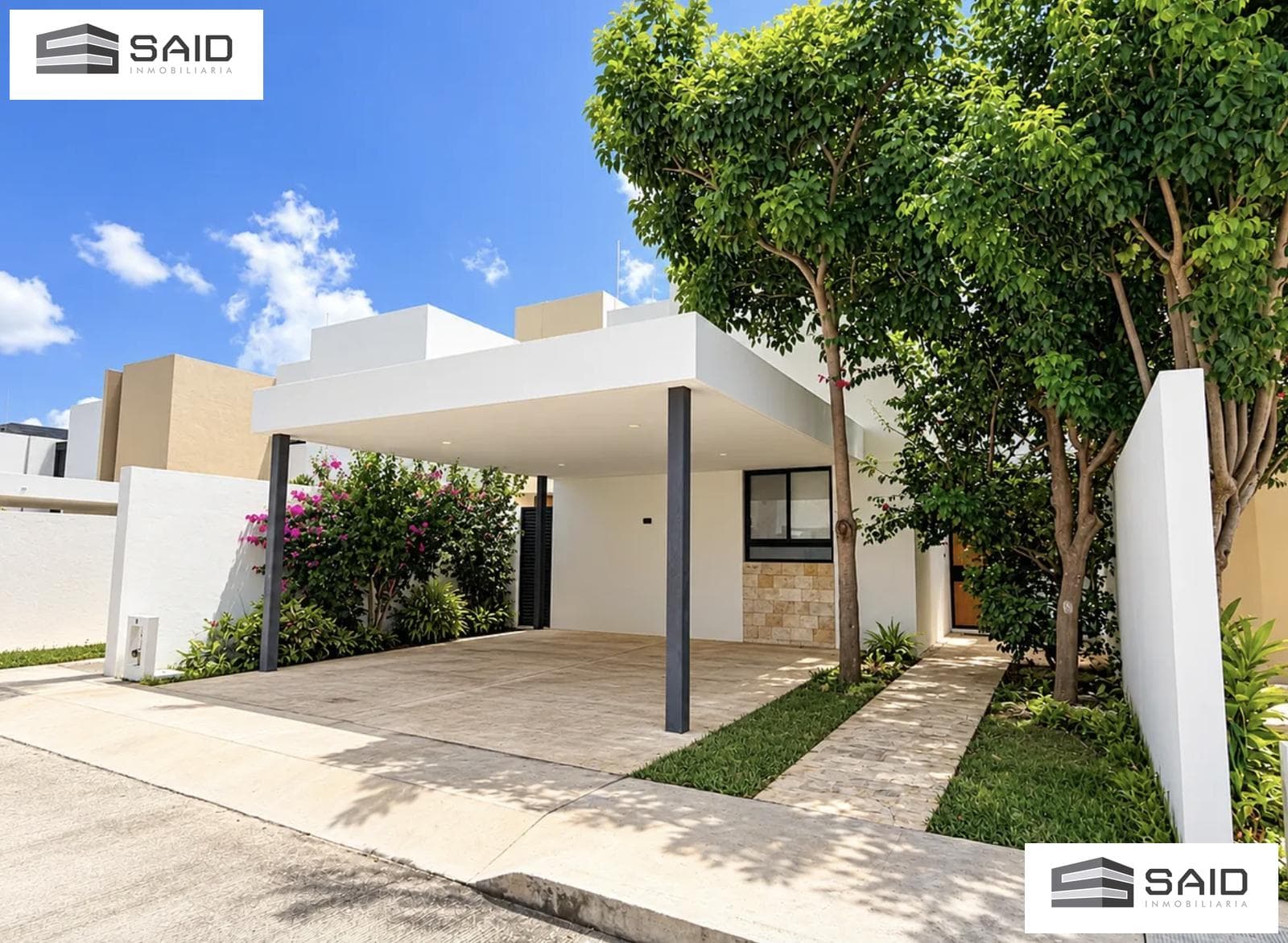 House for Sale in Cholul, in a Gated Community