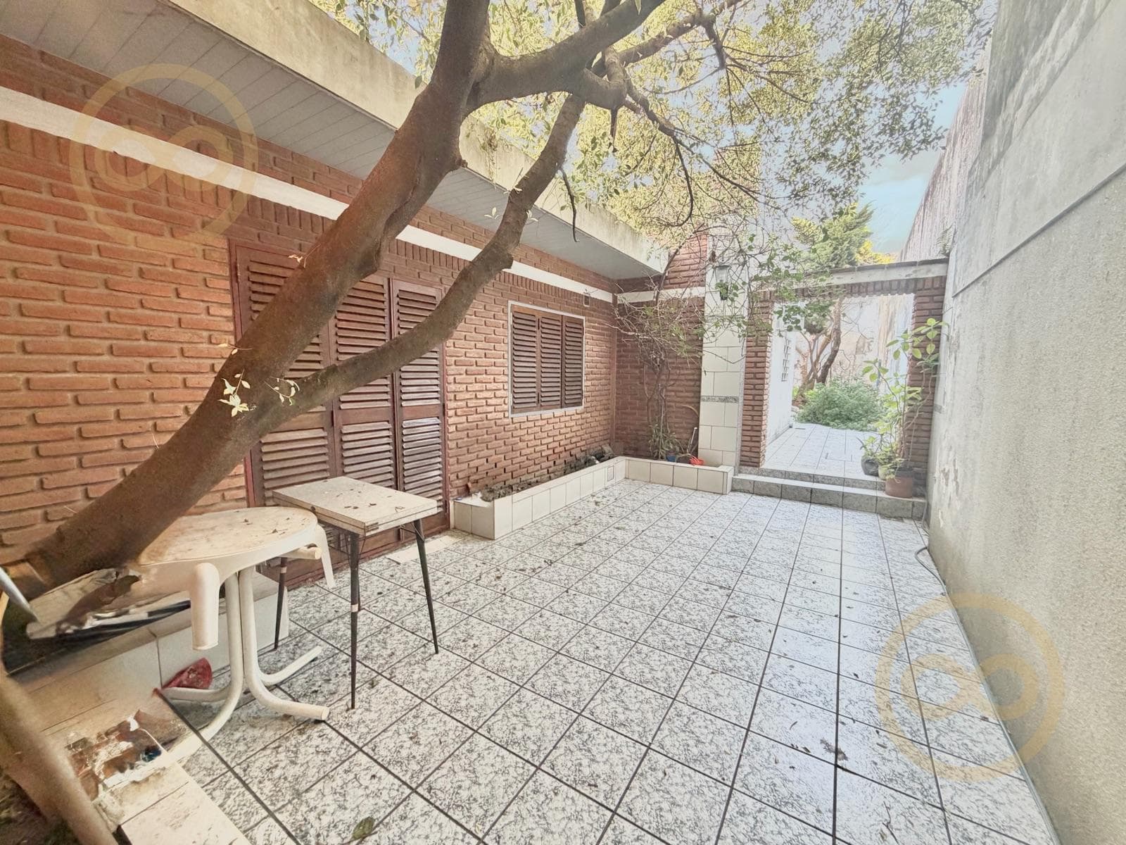 HOUSE FOR SALE ON ITS OWN LOT WITH GARAGE AND TERRACE IN VILLA PUEYRREDÓN